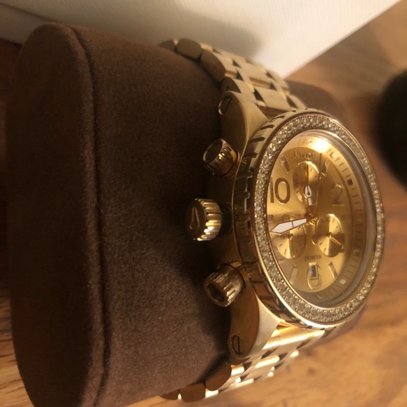 Nixon women’s gold watch - Picture 3 of 6